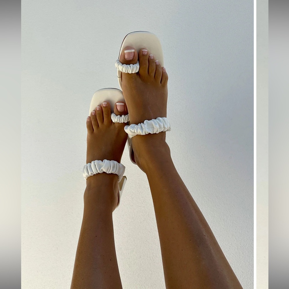 Sabo Skirt - Catalina Heels - White - Size 8